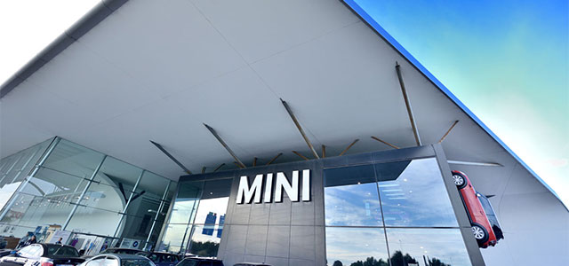 MASTERIMPACT®-RH de Promat : une solution de valorisation pour l'identité de la nouvelle concession BMW Mini de Montpellier - © Promat