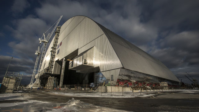 La nouvelle arche de confinement de Tchernobyl est installée - © BERD/Novarka
