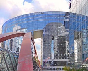 Dumez Île-de France transforme la tour KupkA-A dans le quartier d'affaires de Paris La Défense