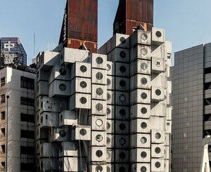 A Tokyo, les appartements-capsules de la tour Nakagin vivent leurs dernières heures