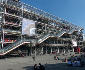 Rachida Dati annonce la "fin du conflit social" au Centre Pompidou