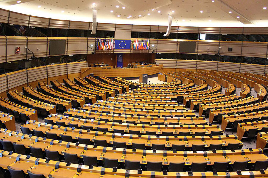 Salle principale du Parlement Européen, Strasbourg © Corentin Béchade via Wikimedia Commons - Licence Creative Commons