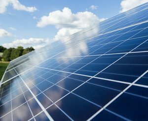 Deux groupes chinois ciblés par l'UE se retirent d'un appel d'offres pour un parc photovoltaïque