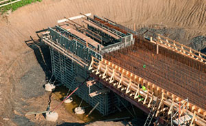 Coffrage de mur NOEtop sur un pont - NOE 