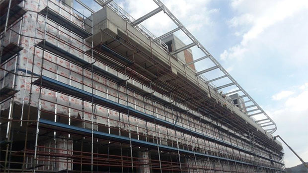 Le centre commercial Park Afyon SM a choisi DuPont™ Tyvek® FireCurb™ Housewrap, membrane respirante ignifugée pour renforcer la sécurité tout en offrant une résistance optimale à l'eau et une perméabilité à l'air. Images de Park Afyon SM, tout droits réservés.