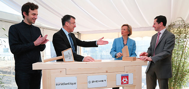 De gauche à droite : Nicolas Laisné (architecte, agence Laisné Roussel), Patrice Pichet (Président Directeur Général du Groupe Pichet), Virginie Calmels (première adjointe d'Alain Juppé, Maire de Bordeaux, Président de Bordeaux Métropole et Ancien Premier Ministre) et Stephan De Faÿ (Directeur Général de l'EPA Bordeaux-Euratlantique). - © Philippe Labeguerie