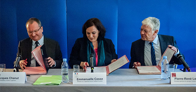 De gauche à droite : Jacques Chanut, président d’Action Logement, Emmanuelle Cosse, Ministre du Logement et de l’Habitat durable et Pierre-René Lemas, directeur général du groupe Caisse des Dépôts © Ministère du Logement