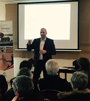 Formation sur les matériaux de couverture en rénovation réalisée en janvier 2016 par Mohamed Jabbour, Délégué Régional des Ventes TERREAL © TERREAL
