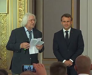 Macron sacre les Meilleurs Ouvriers de France