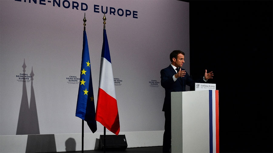 Emmanuel Macron durant sa conférence de presse à Nesle - © Sénat