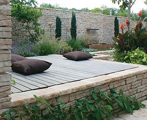 Blocs, parements et chaperons Bradstone - Carré D'arc animent l'ambiance