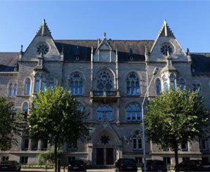 L'Hôtel des Postes à Strasbourg, édifice néogothique, entreprend sa mue