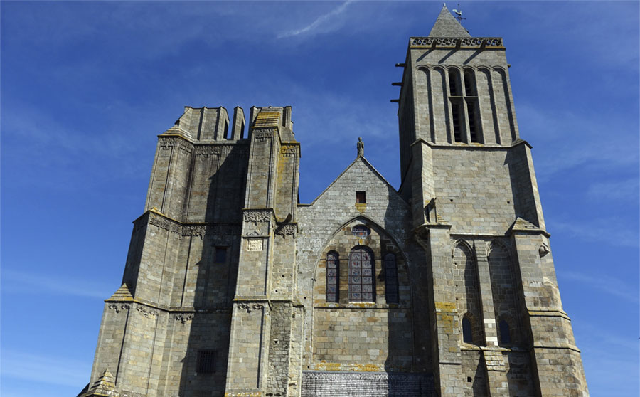 he western facade of Saint-Samson Cathedral - Dol-de-Bretagne - © Erwan Corre via Wikimedia Commons - Creative Commons License