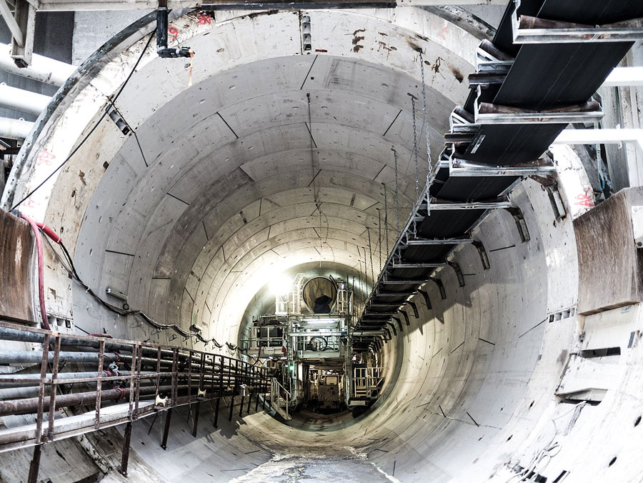 Un tunnelier en train de creuser pour le prolongement de la ligne 14 vers St-Ouen en 2016 © Yann Caradec via Wikimedia Commons - Licence Creative Commons