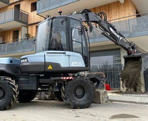 Colas tests the new 100% electric Mecalac excavator reducing the environmental footprint of construction sites