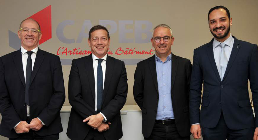 From left to right: David MORALES in charge of partnerships for CAPEB, Jean-Christophe REPON, President of CAPEB, Jean CHABROL, Key Account Sales Department Manager for Mercedes-Benz Vans and Sofiane BARBOUCHA, Key Account Manager for Mercedes-Benz Vans © CAPEB and Mercedes-Benz