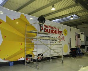 Cheminées Poujoulat goes on tour to meet its customers on board a semi-trailer