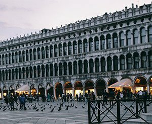 The palace of the Old Procuratie, jewel of Venice, regains its splendor