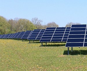 Inauguration of a new giant solar park in Gien in the Loiret, but France still far from the mark