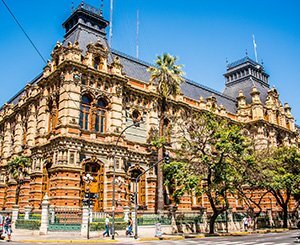 Le vieux Buenos Aires se fait un lifting, mais le cœur inquiète