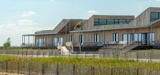 Le Jones Beach Energy & Nature Center s’équipe d’une terrasse en bois Kebony