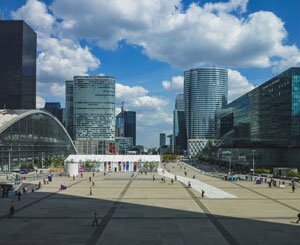 A greening project on the La Défense esplanade will begin in 2024