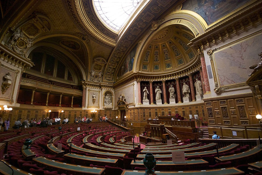 Salle de l'hémicycle du Sénat © Romain Vincens via Wikimedia Commons - Licence Creative Commons