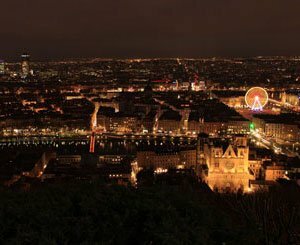 Lyon cuts the light for the night of the equinox