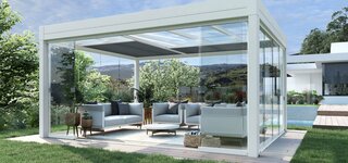 Sunlight: the glass roof pergola that breaks down the boundaries between indoors and outdoors