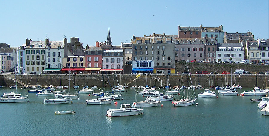View of Rosmeur port in Douarnenez - © LPLT via Wikimedia Commons - Creative Commons License