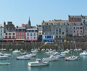 In Douarnenez, tourism does not make the business of the most precarious