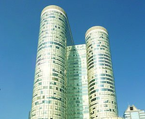 In La Défense, the largest office tower in Europe saves electricity
