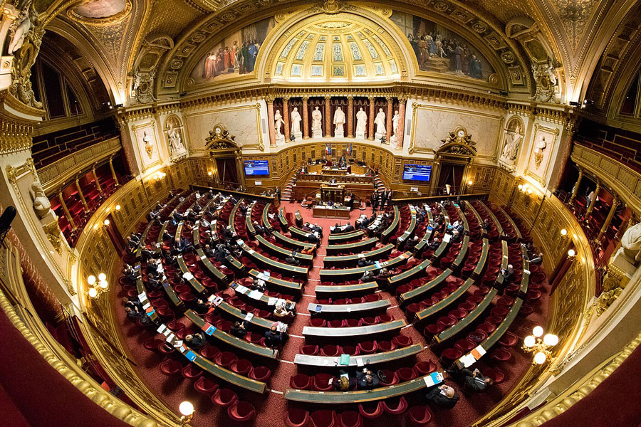 Salle de l'Hémicycle du Sénat © Jacques Paquier via Wikimedia Commons - Licence Creative Commons