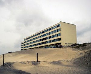 Sur la dune médocaine, la démolition du "Signal", symbole de l'érosion côtière