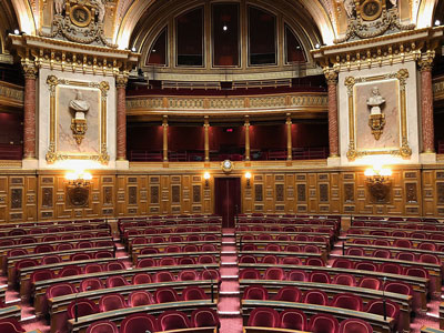 Sénat, l’hémicycle depuis le plateau © Soleil1409 via Wikimedia Commons - Licence Creative Commons