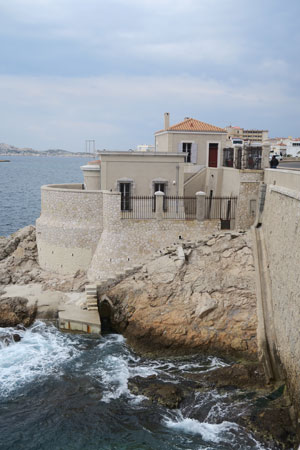 Le marégraphe de Marseille en venant du David © XDurang via Wikimedia Commons - Licence Creative Commons