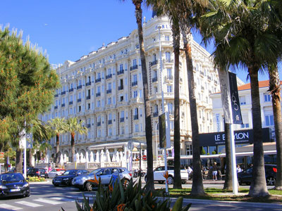 Carlton Hotel, Cannes © Kazimierz Mendlik via Wikimedia Commons - Creative Commons License