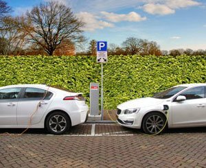 Le réseau de bornes de recharge pour voitures électriques de Stellantis s'étend en France