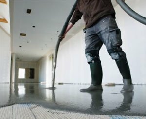 Need a ready-to-pour floor on site? The solution: weberfloor service