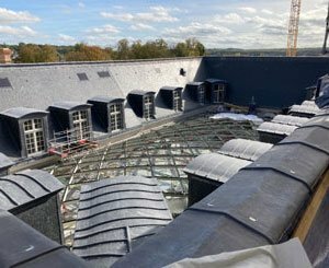 265.000 slates to adorn the roofs of the Cité internationale de la langue française