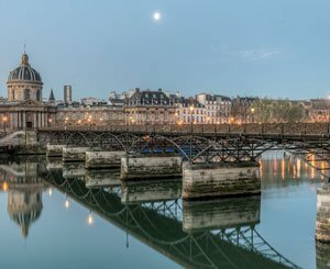 Beginning of the renovation of the Pont des Arts in Paris
