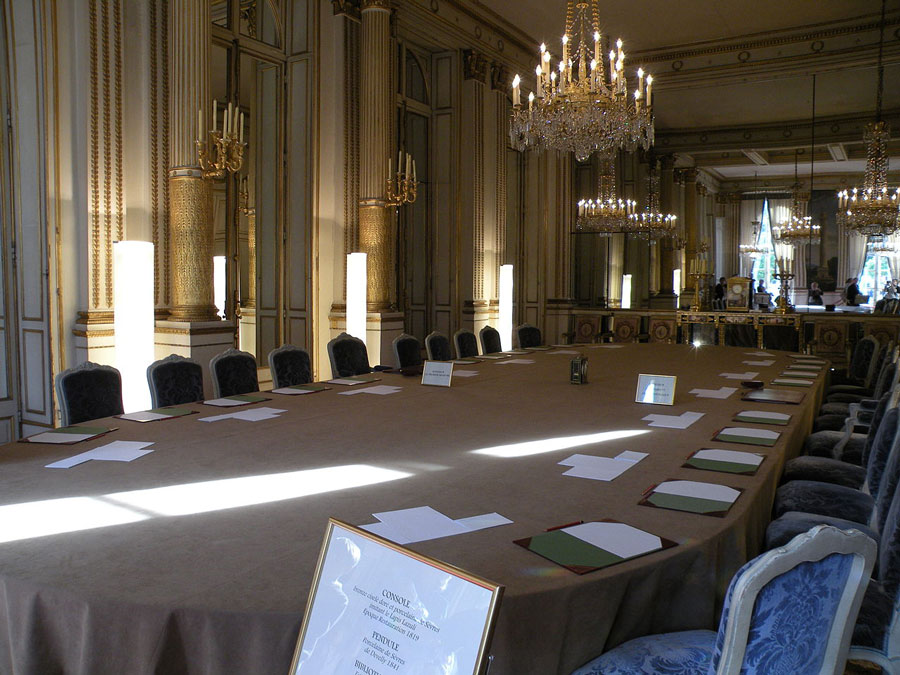 Salon Murat dans lequel se tient le Conseil des ministres © Chatsam via Wikimedia Commons - Licence Creative Commons