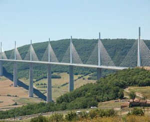 Eiffage buys 49% of Caisse des dépôts in the Millau viaduct