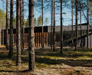 La nouvelle usine Vestre de Magnor, en Norvège, choisit les façades et menuiseries recyclées bas carbone Wicona