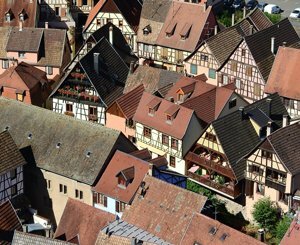 In Alsace, the “blurry future” of building craftsmen