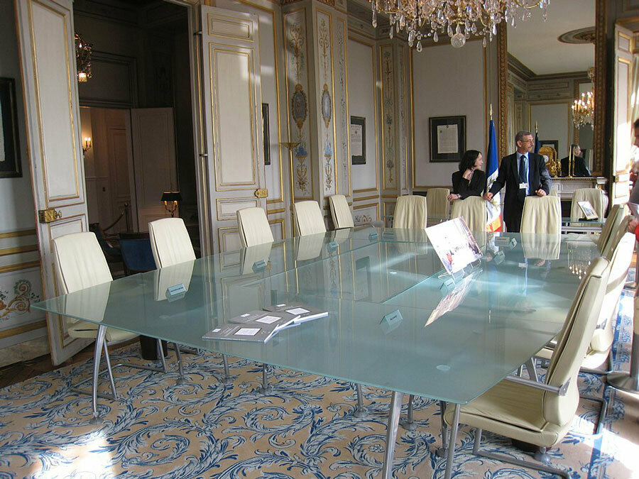 Meeting room of the Constitutional Council © Seudo via Wikimedia Commons - Creative Commons License