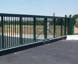 Dirickx installers share their experience on the ULYX self-supporting gate