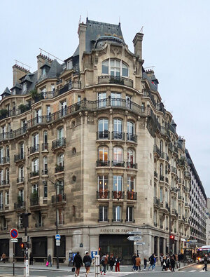 Banque de France, at the intersection of rue de Sèvres and boulevard Raspail (Paris, 6th) © Celette via Wikimedia Commons - Creative Commons License