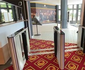 Installation of two Vision Touch speed lanes at the Lacaune Casino