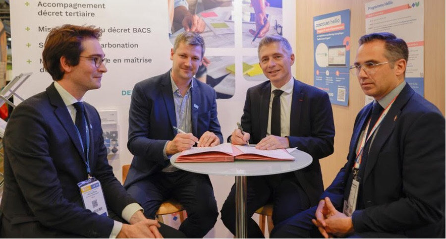 Gil Avérous, President of Villes de France, and Pierre Maillard, CEO of Hellio, signed the partnership agreement on the occasion of the 2023 Mayors and Local Authorities Show © Hellio